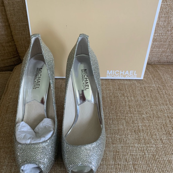 Michael Michael Kors York Platform Women US Size 7.5 Silver Platform Heel - Picture 3 of 7